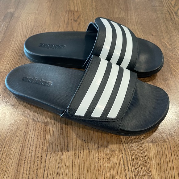 Adidas Adilette Comfort Slides NWOT - Picture 3 of 4